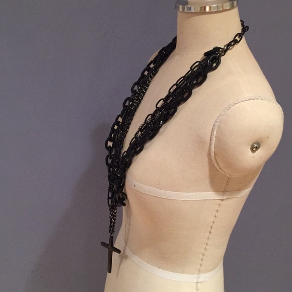 Black Long Chain Necklace w Cross - Picture 3 of 4